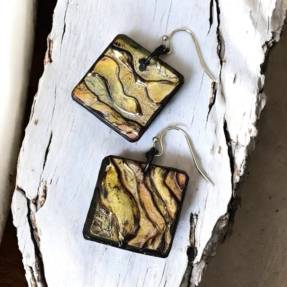 5 For $25💫Gold Metallic Square Dangles Earrings - Picture 4 of 4